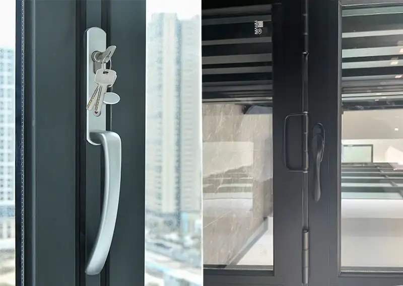 Bifold handle options